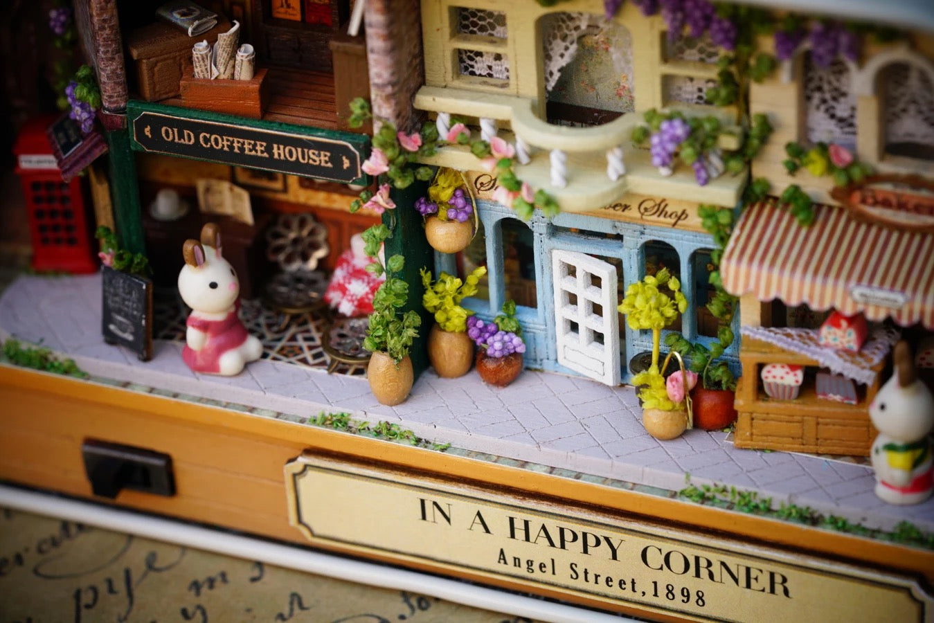 Happy Corner Tin