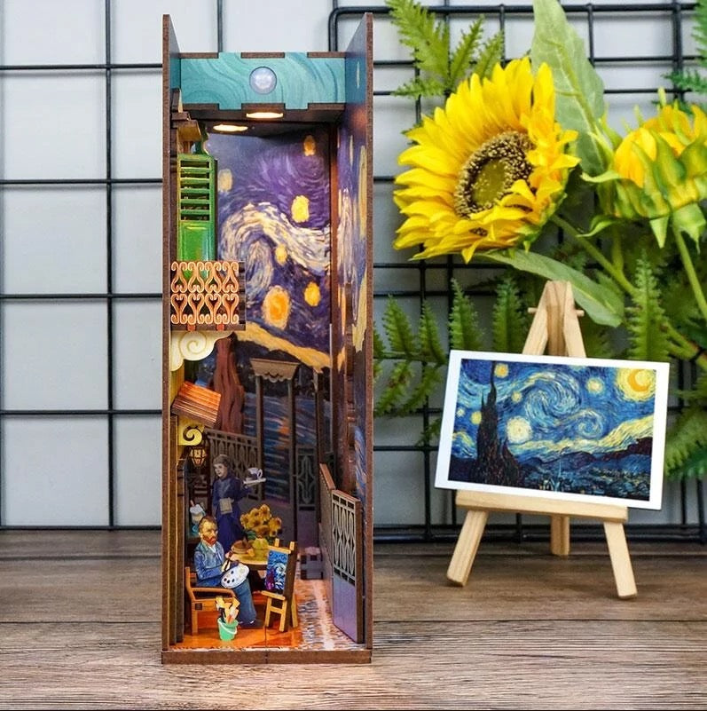 Van Gogh Book Nook